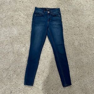 Almost famous jeggings size 3, dark wash no rips